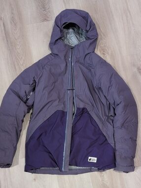 Women's Insulated Ski Jacket in Deep Purple